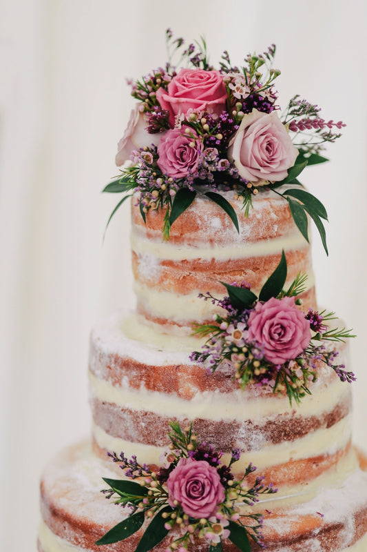 Adding Real Flowers to Your Cake: A Touch of Natural Beauty